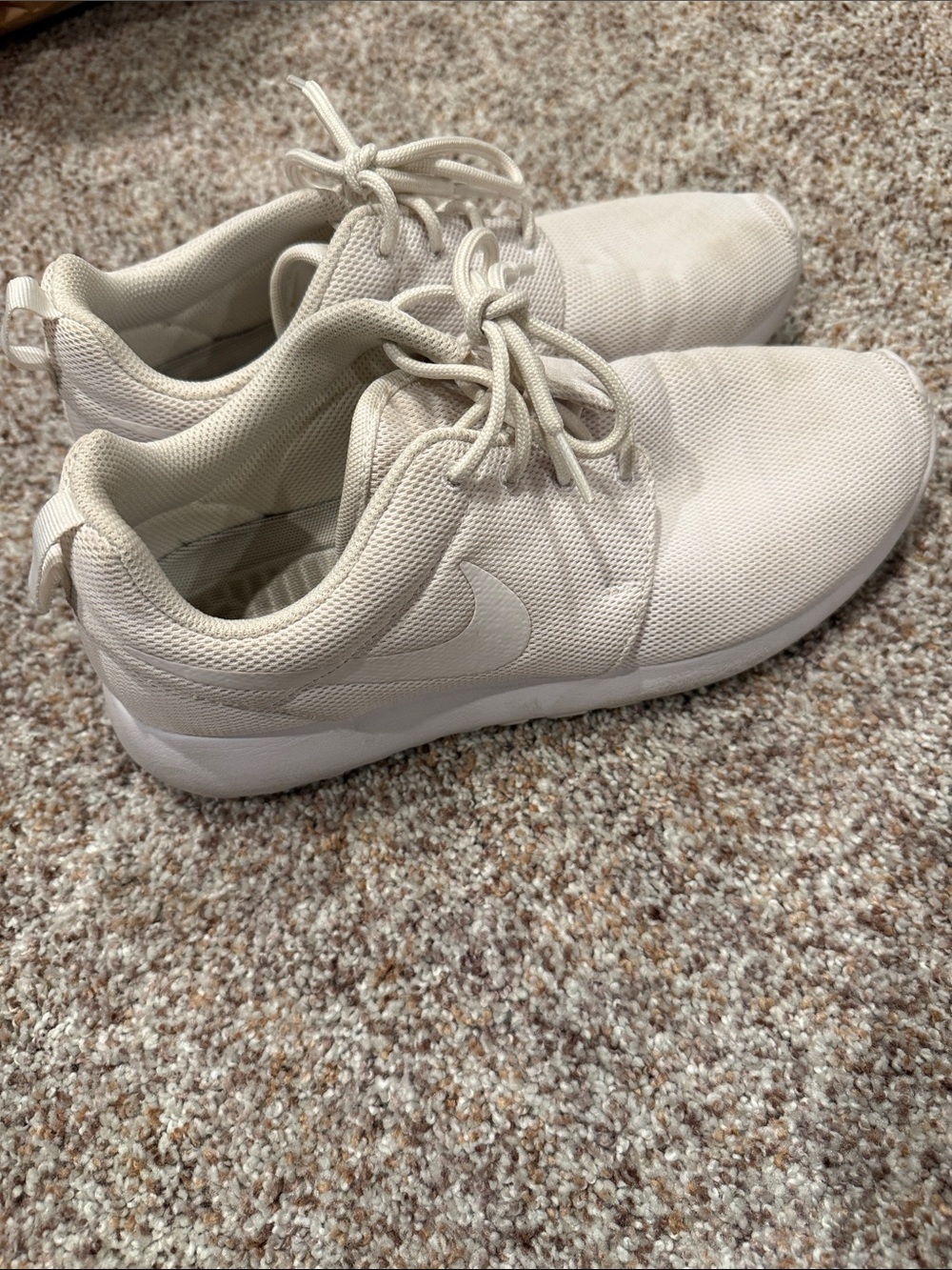 Nike Women’s Sneakers in white